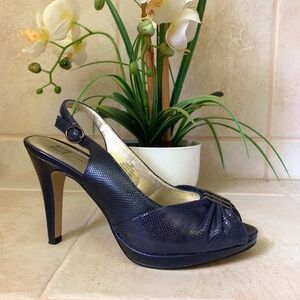 💙  Anne Klein Peep Toe  Sling Back Leather Sandals size 9